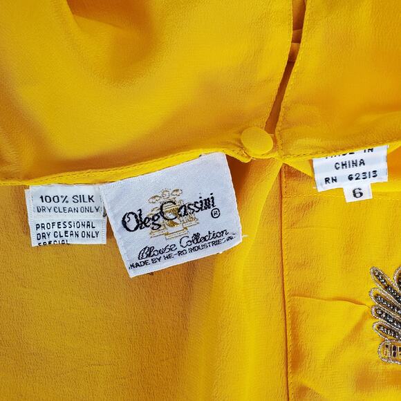 Vintage Oleg Cassini Silk Blouse Collection Shirt Beaded Logo Emblem Size 6 - Picture 3 of 9